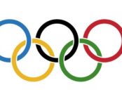 Die olympischen Ringe / Wikipedia:By Original author: Pierre de Coubertin (1863-1937) (Manual reconstruction by Denelson83) [Public domain], via Wikimedia Commons; https://upload.wikimedia.org/wikipedia/commons/a/a7/Olympic_flag.svg