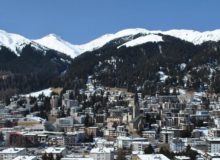 Davos / Quelle: Pixabay, lizenzfreie Bilder, open library: https://pixabay.com/de/davos-schweiz-alpen-stadt-winter-2042711/