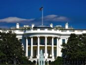 Das Weiße Haus in Washington / Quelle: Pixabay, lizenzfreie Bilder, open library; 12019: https://pixabay.com/de/photos/das-wei%C3%9Fe-haus-washington-dc-1623005/