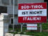 Suedtiroler Feuernacht: Dieses Schild erinnert daran. Foto: SHB/SSB /