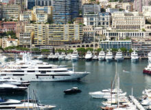 Charlène / Monaco / Quelle: Pixabay, lizenzfreie Bilder, open library: Hans; https://pixabay.com/de/photos/stadt-hochh%c3%a4user-hafe-schiffe-187488/