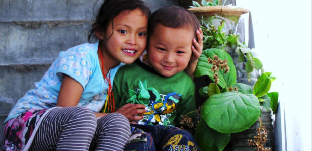 Kinder in Bhutan / Quelle: Pixabay, lizenzfreie Bilder, open library: pexels; https://pixabay.com/de/photos/bhutan-kinder-paro-tal-1838909/