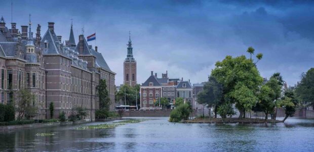 Catharina-Amalia lebt jetzt wieder in Den Haag / Quelle: Pixabay, lizenzfreie Bilder, open library: Nikodi; https://pixabay.com/de/photos/den-haag-holland-binnenhof-993433/