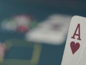 Casino / Poker / Quelle: Pixabay, lizenzfreie Bilder, open library: StockSnap; https://pixabay.com/de/photos/poker-karten-as-könig-kasino-2619048/