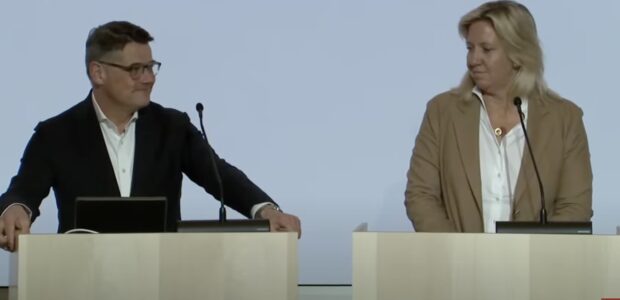 Hessens Ministerpräsident Boris Rhein und CDU-Fraktionschefin Ines Claus verkuenden das Ende der Koalition mit den Gruenen. / Foto: GEOLITICO